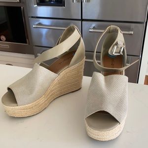 Indigo rd. Tan espadrille